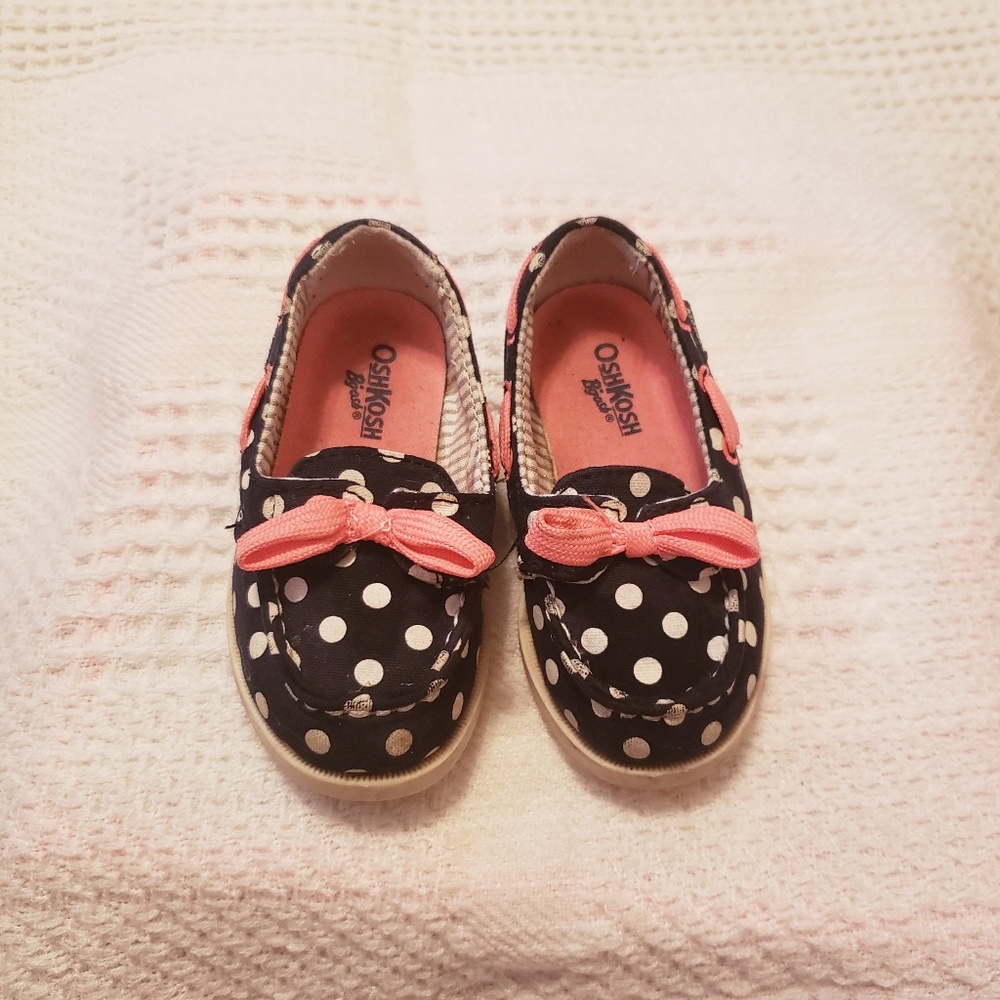 Oshkosh Bgosh pokadot boat shoes toddler size 6
